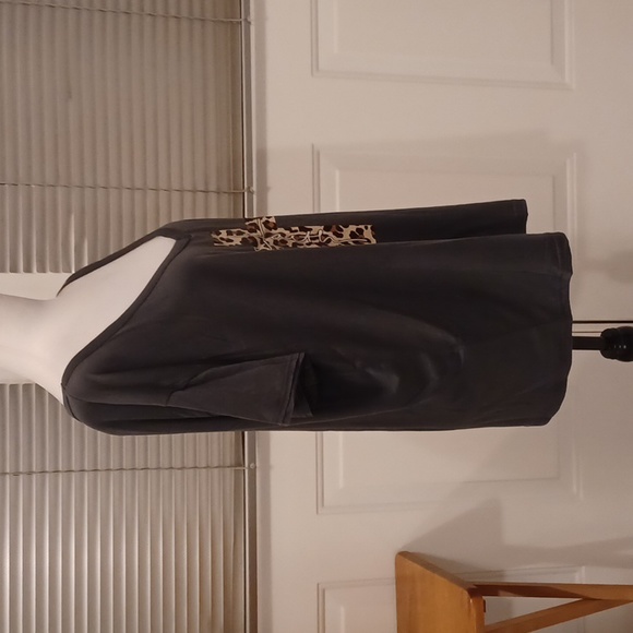 $4 Add-on Gray "Faith" V-Neck Tee - Size 2XL (US16) - Picture 3 of 7